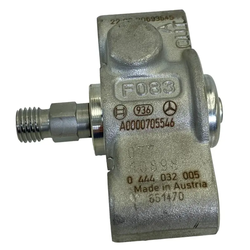 0444032005 Genuine Detroit Diesel Injection Valve 1