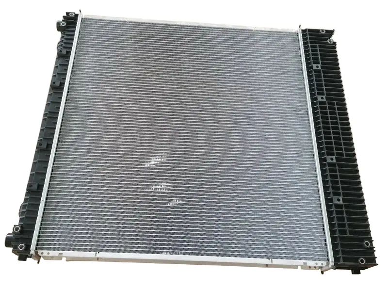 0537138000 Genuine Freightliner Radiator 2