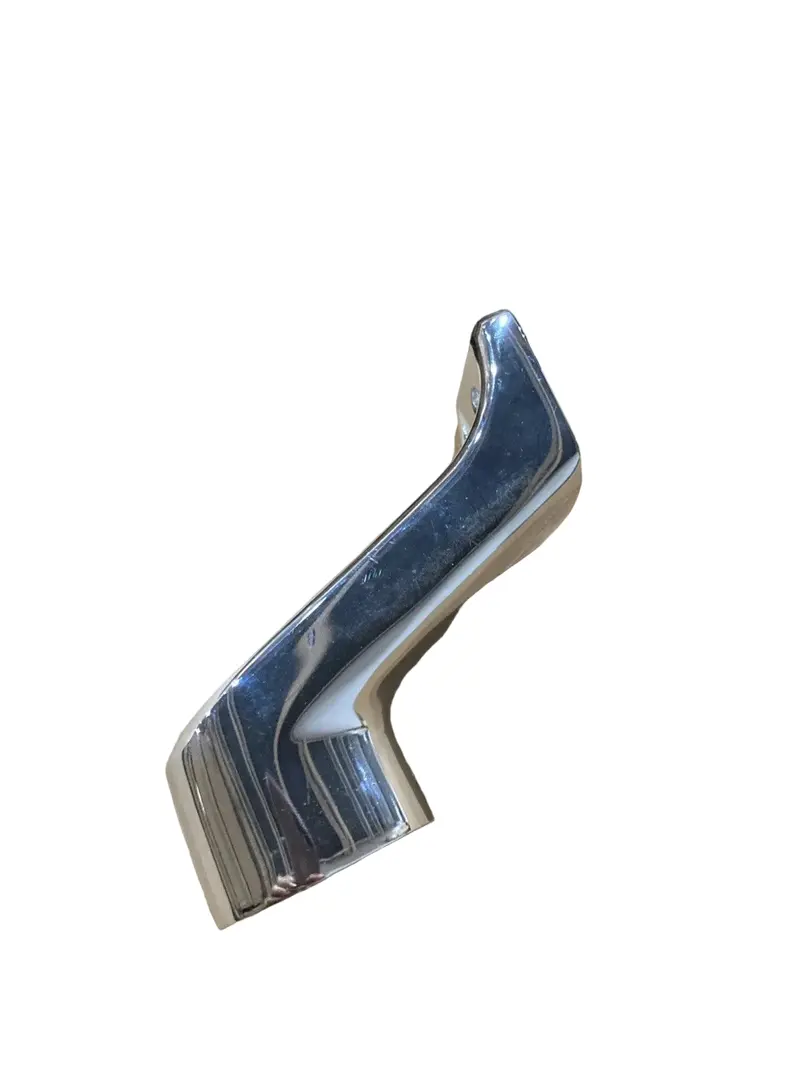 1663492C1 Genuine International Handle Grab 2