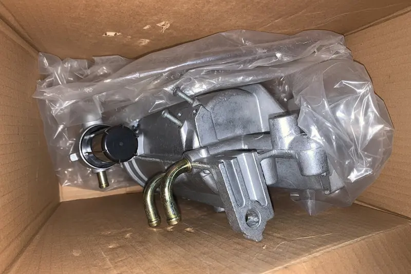 1821895C91 Genuine International Fuel Filter 1