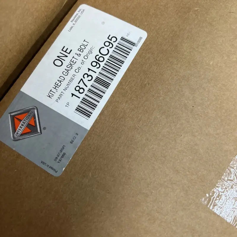 1876722C98 Genuine International Upper Gasket Kit 2