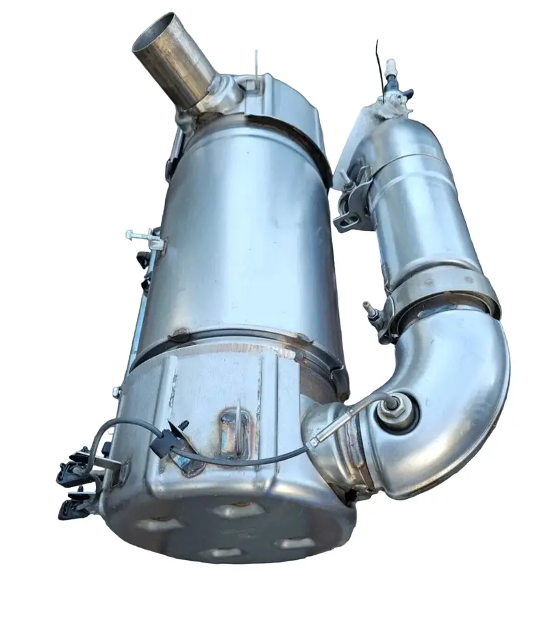 1J586-19103 Genuine Kubota Scr, Dpf Muffler Assembly New Take Off 1
