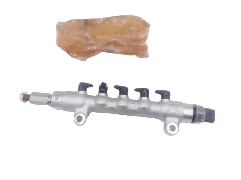 1J770-50600 Genuine Cat Denso Engine Fuel Rail 1