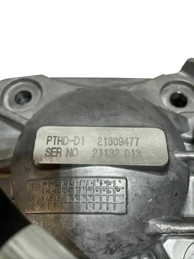 21614028 Genuine Volvo Pto Power Take Off 2