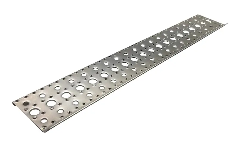 2261130005 Genuine Freightliner Aluminum Tread Step Fairing 1