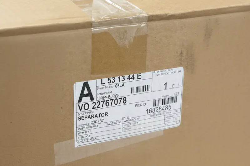 22767078 Genuine Volvo Air Separator 2