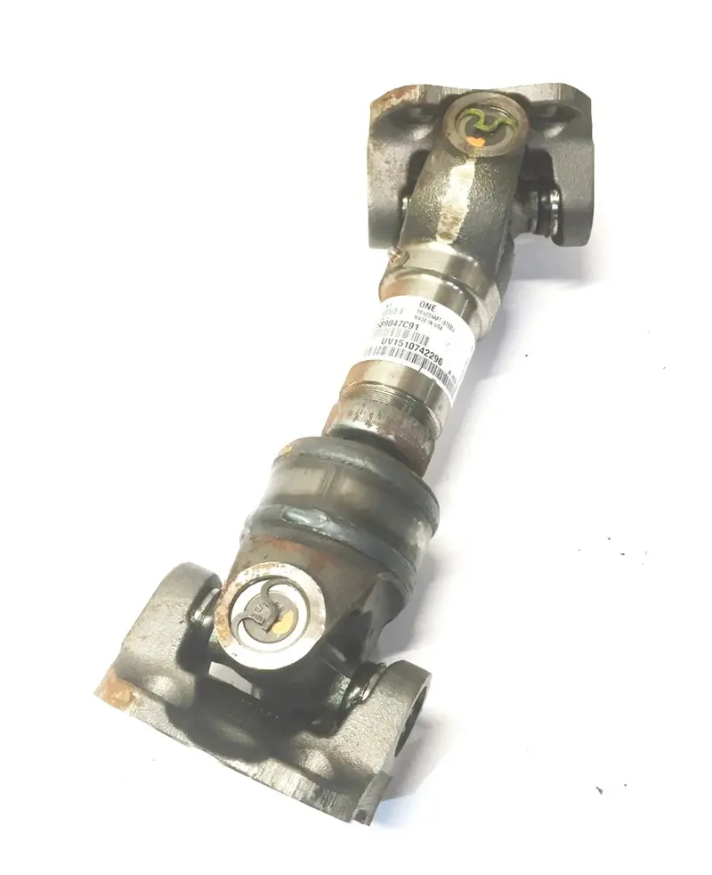 2589047C91 Genuine International Driveshaft Assembly 1