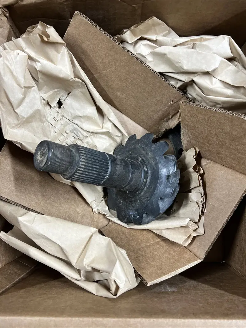2613304C91 Genuine International Differential Gear Set 1