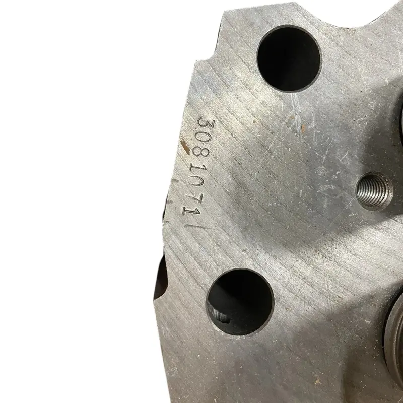 3074622 Genuine Cummins Cylinder Head 2