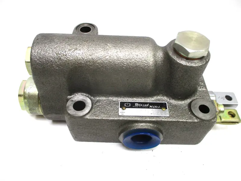 35420-82350 Kubota Hydraulic Control Valve 1