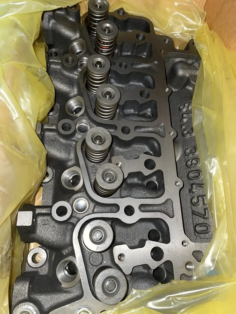 3806254 Genuine Cummins Cylinder Head 1
