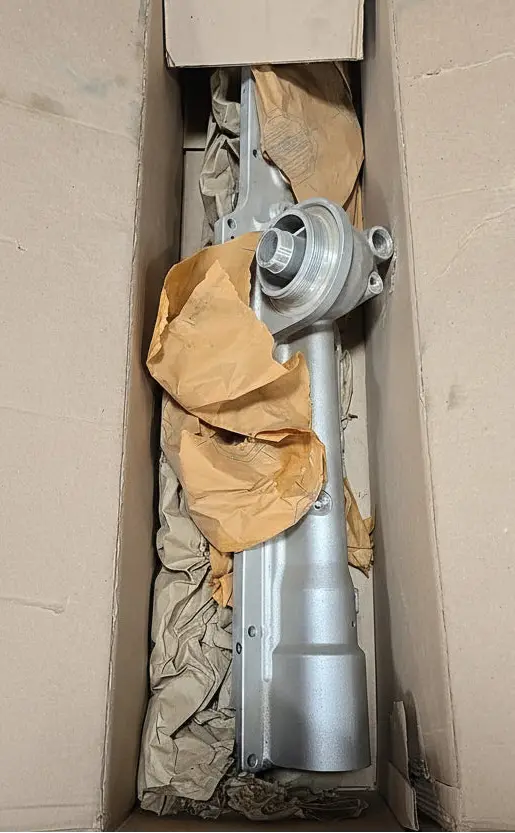 4386026 Genuine Cummins Oil Filter Cooler Head 1