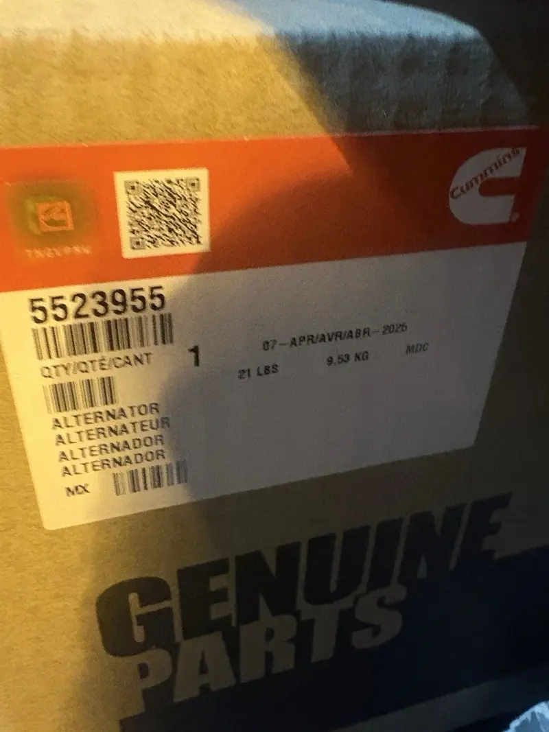 5523955 Cummins Alternator 1