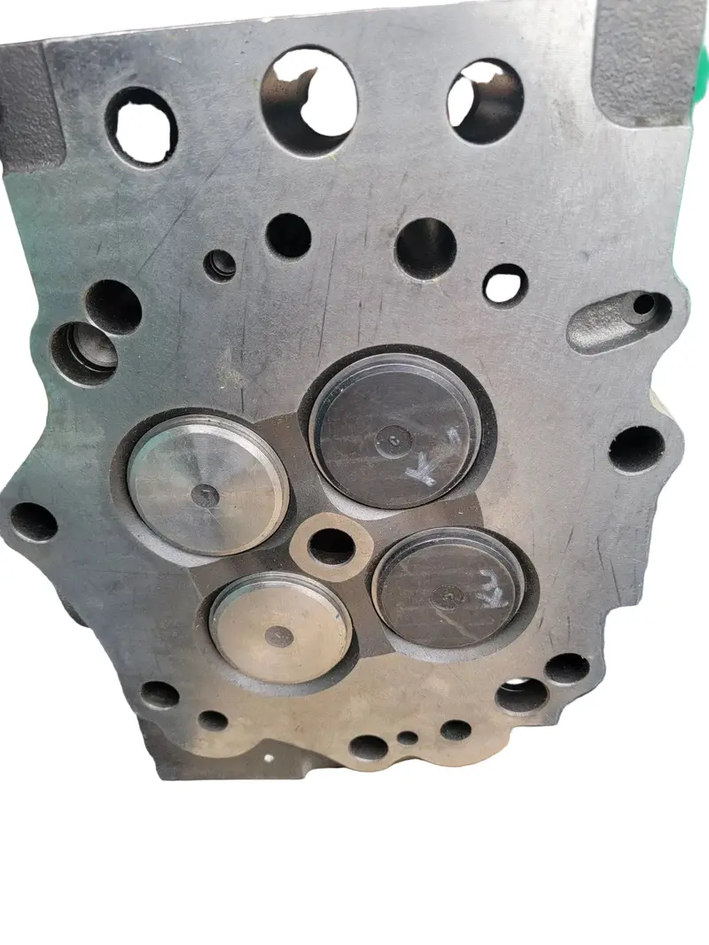 5538438Rx Genuine Cummins Cylinder Head 1