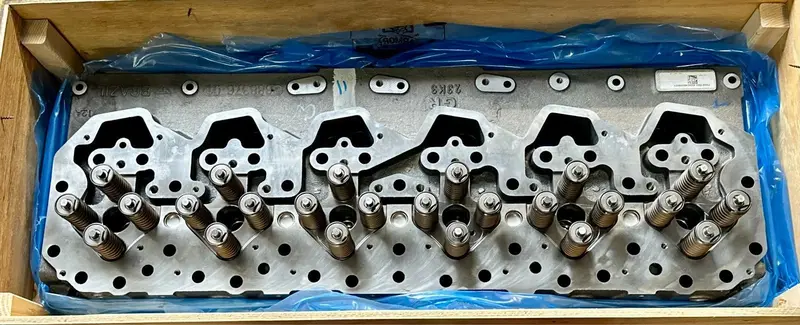 5581552 Genuine Cummins Cylinder Head 2