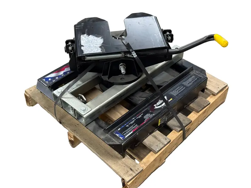 8,220,818 Pullrite 4100 Wheel Hitch 2