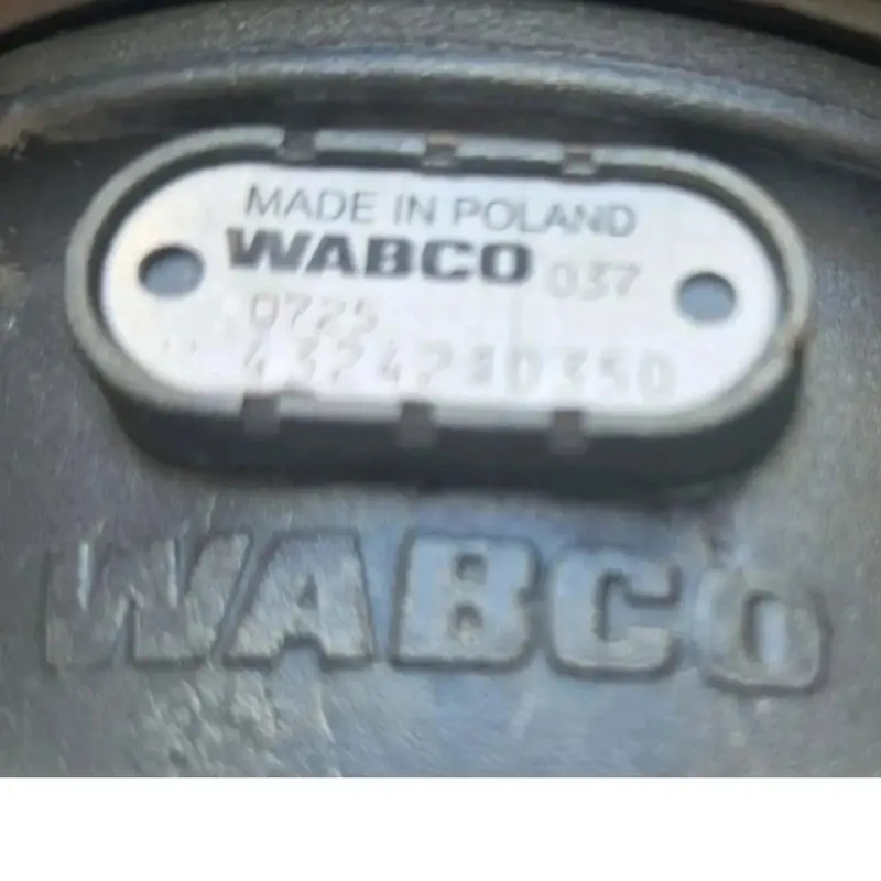 8235-S4324210400 Genuine Wabco Air Brake Dryer 2
