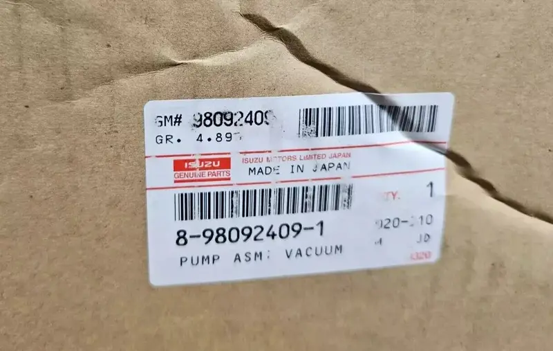 8980924091 Genuine Isuzu Water Pump Assembly 1