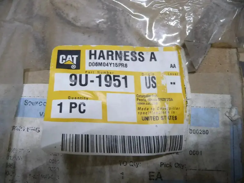 9U1951 Cat Harness As 1