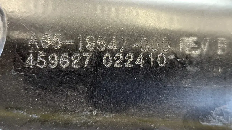 A05-19547-000 Genuine Freightliner Coolant Tube Pipe 2