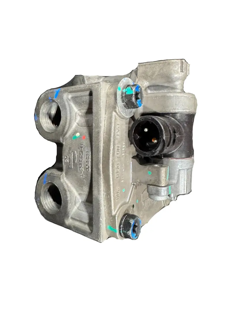 K072345 Genuine Bendix Relay Valve 1