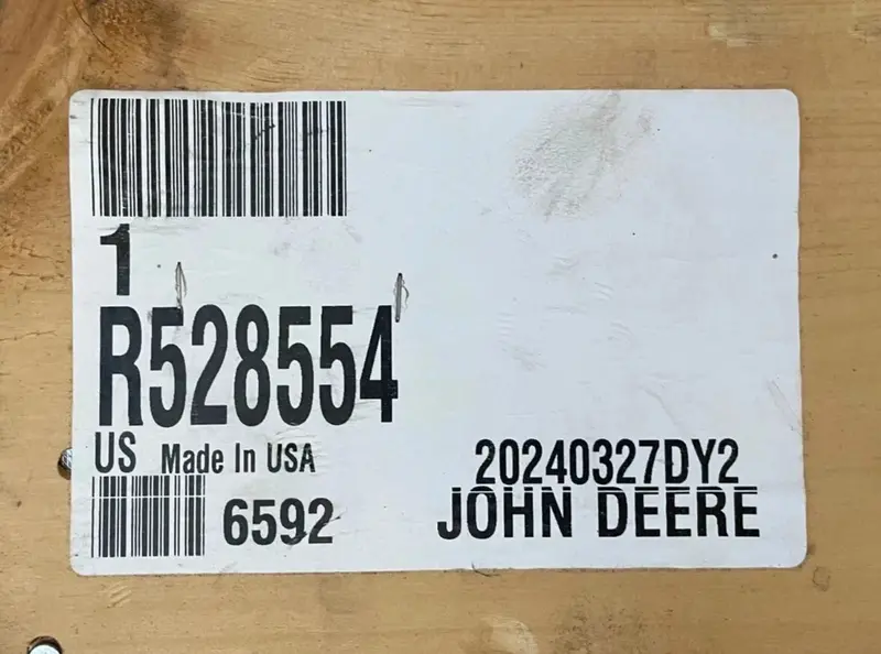 R528554 Genuine John Deere Camshaft 1