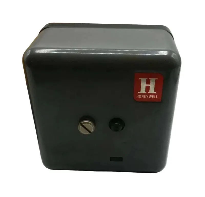Ra890f-1379 Genuine Honeywell Flame Protector Relay 240V 1