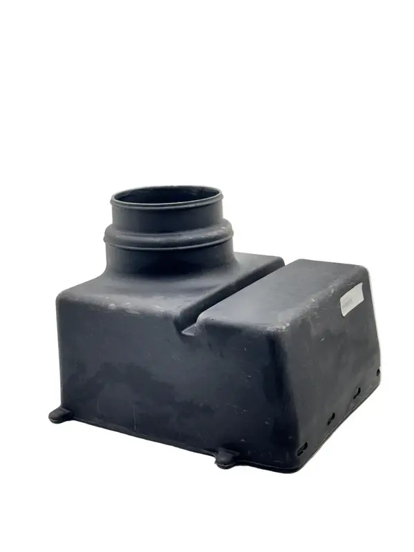 W0003048 Workhorse Plastic Duct - Front Air Intake 2