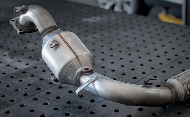 Magnaflow Direct-Fit Catalytic Converter For 2001–2003 Chrysler Voyager 2.4L Engine 2